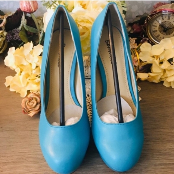 Monique Platform Heals - Picture 2 of 3